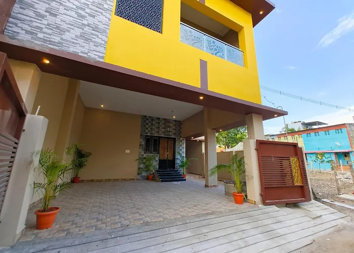 Eesha Inn - A Premium Home Stay Near Temple