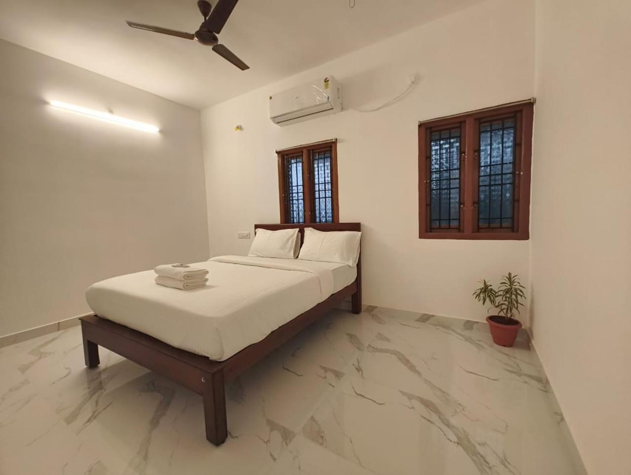 Homestay Eesha - A Premium Near Temple