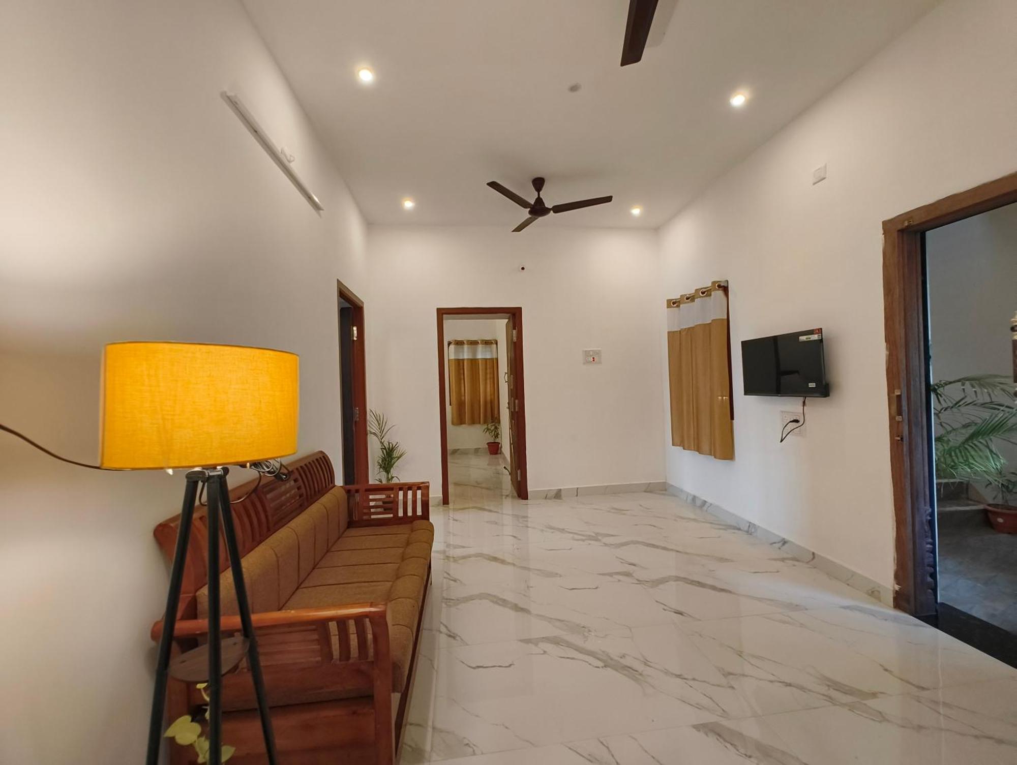 Homestay Eesha - A Premium Near Temple