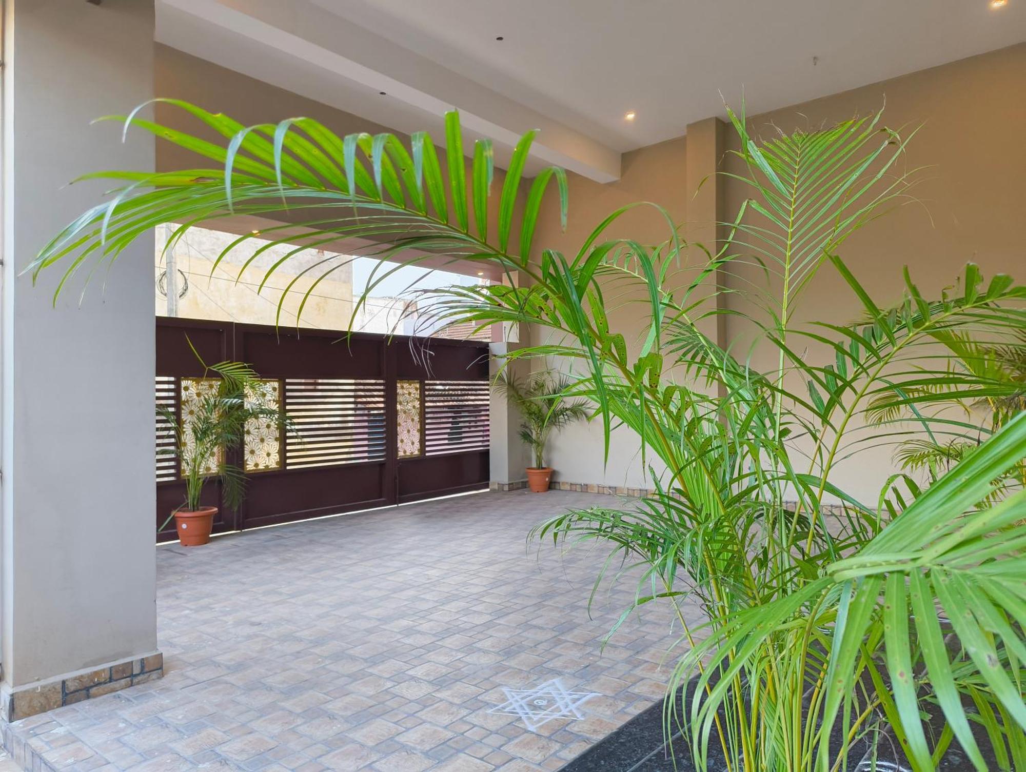 Eesha - A Premium Near Temple Homestay